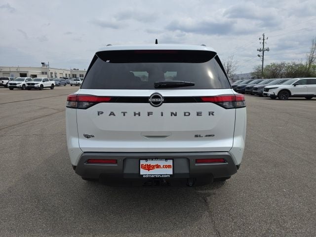2026 Nissan Pathfinder SL