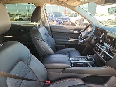 2025 Nissan Pathfinder Platinum