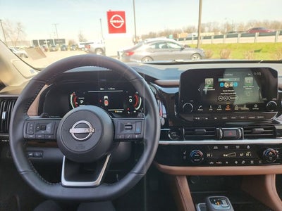2025 Nissan Pathfinder Platinum