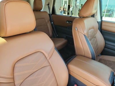 2025 Nissan Pathfinder Platinum
