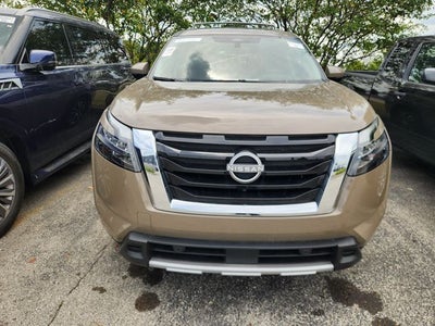 2025 Nissan Pathfinder Platinum
