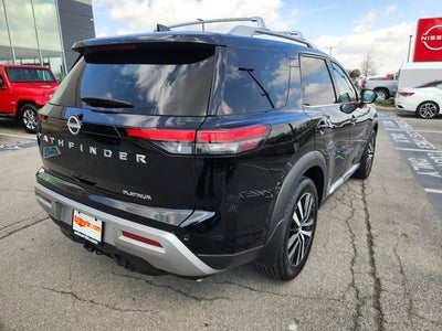 2025 Nissan Pathfinder Platinum