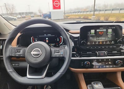 2025 Nissan Pathfinder Platinum