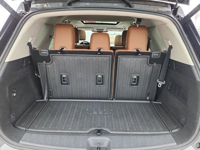 2025 Nissan Pathfinder Platinum