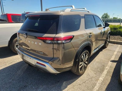 2025 Nissan Pathfinder Platinum