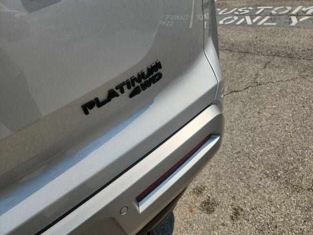2025 Nissan Pathfinder Platinum
