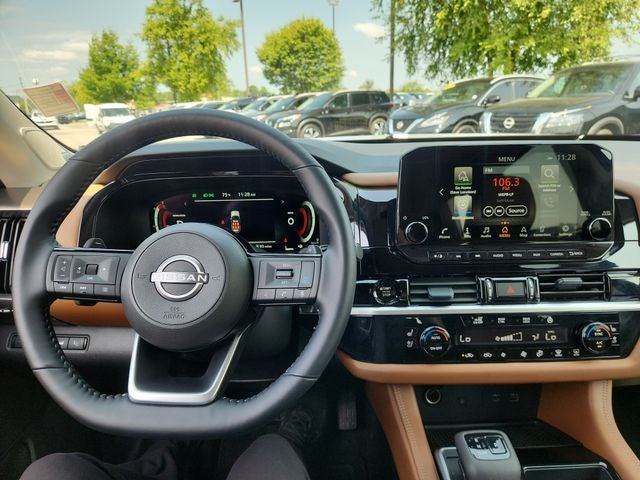 2025 Nissan Pathfinder Platinum
