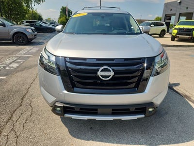 2025 Nissan Pathfinder Platinum