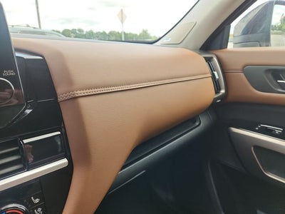 2025 Nissan Pathfinder Platinum