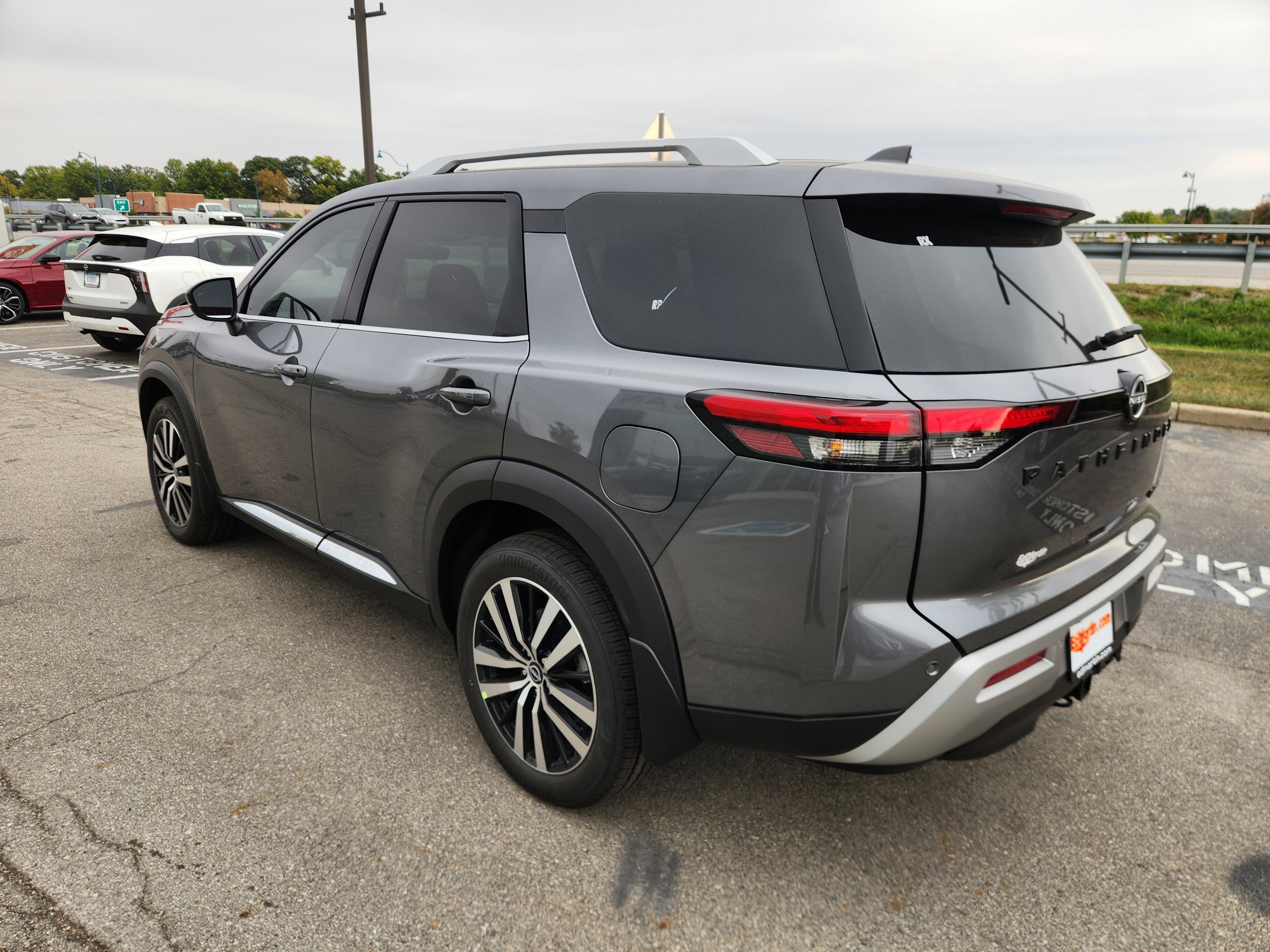 2025 Nissan Pathfinder Platinum