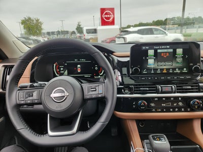 2025 Nissan Pathfinder Platinum