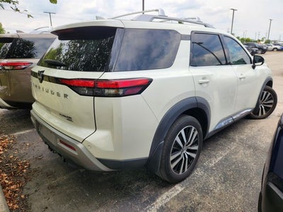 2023 Nissan Pathfinder Platinum