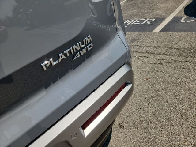 2025 Nissan Pathfinder Platinum