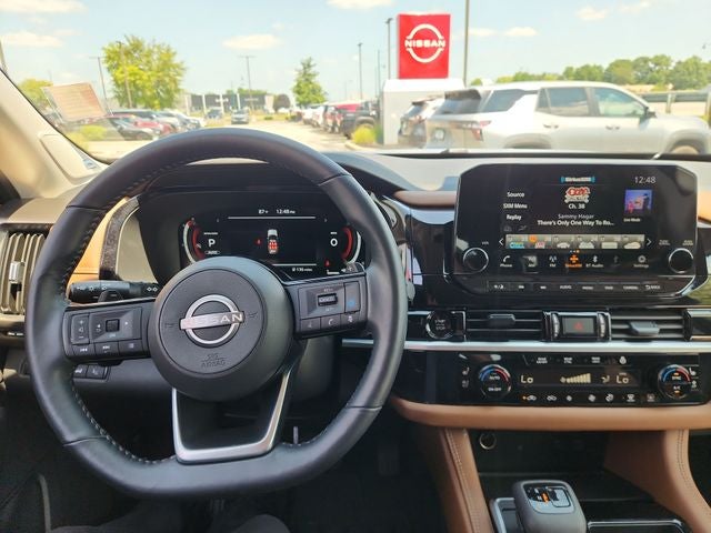 2025 Nissan Pathfinder Platinum