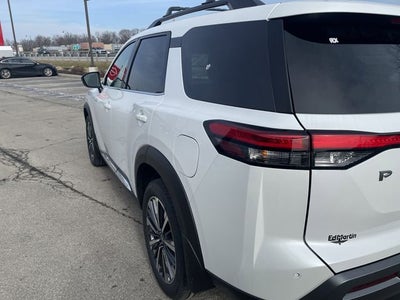 2026 Nissan Pathfinder Platinum