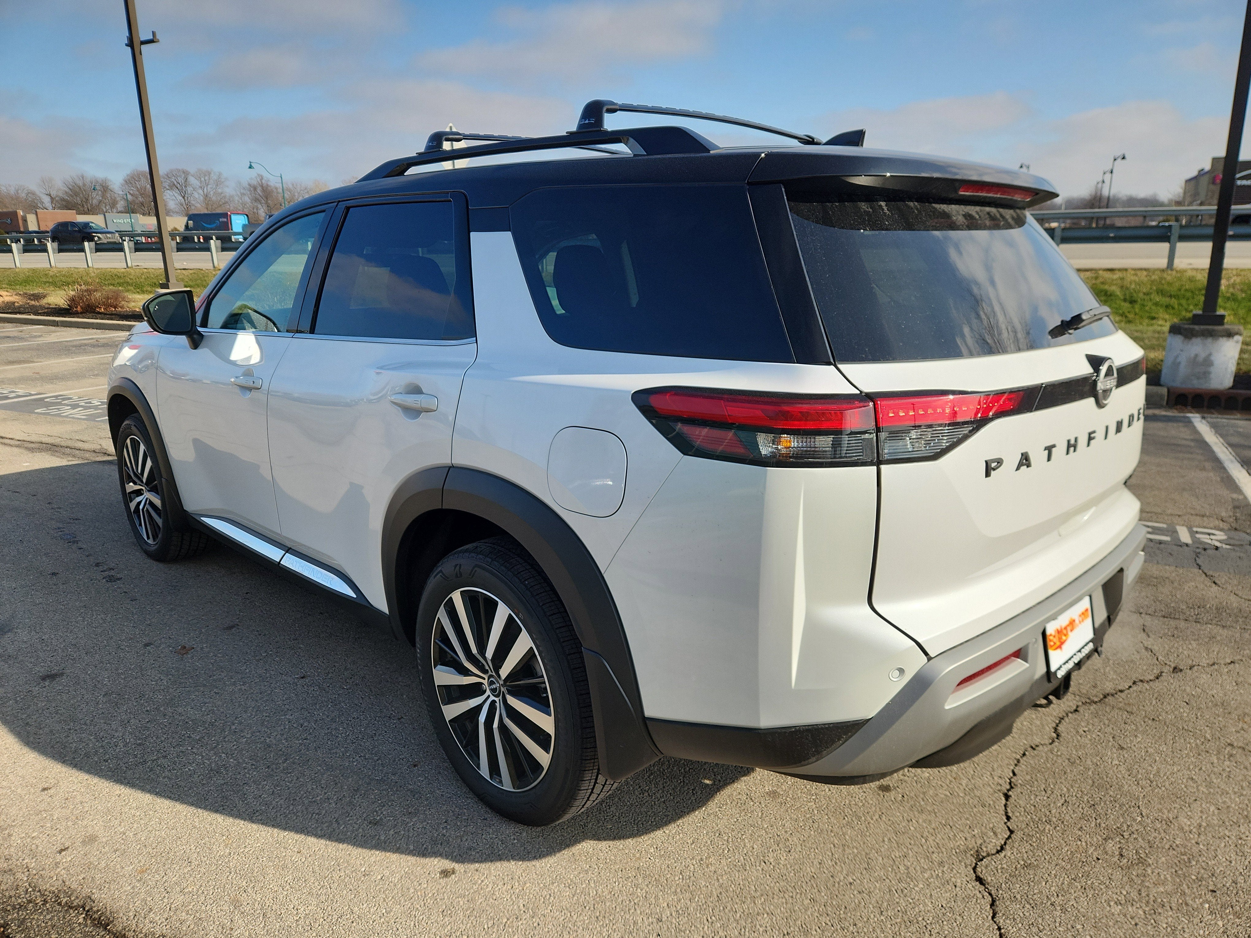 2025 Nissan Pathfinder Platinum