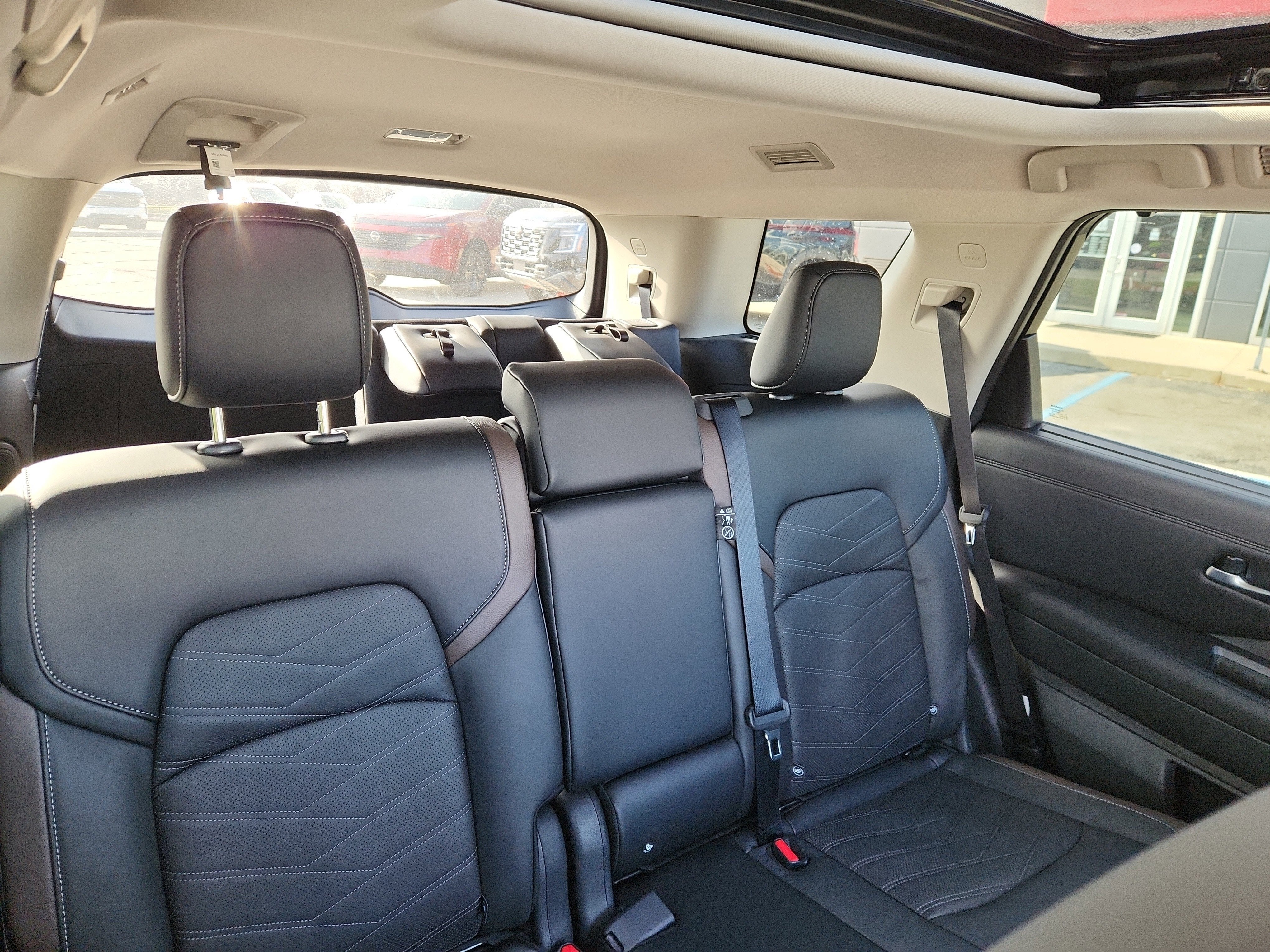 2025 Nissan Pathfinder Platinum