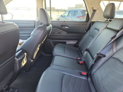 2024 Nissan Pathfinder Platinum