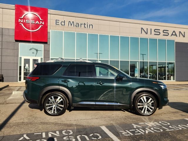 2025 Nissan Pathfinder Platinum