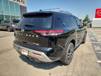 2025 Nissan Pathfinder Platinum
