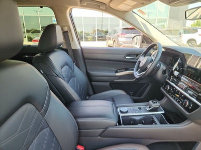 2025 Nissan Pathfinder Platinum