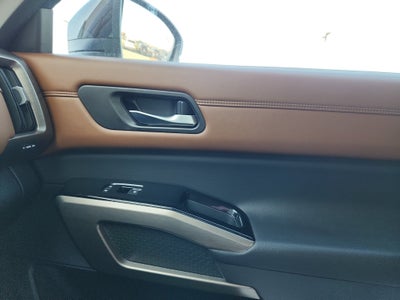 2024 Nissan Pathfinder Platinum