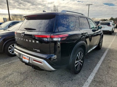 2024 Nissan Pathfinder Platinum