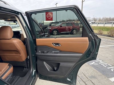 2024 Nissan Pathfinder Platinum