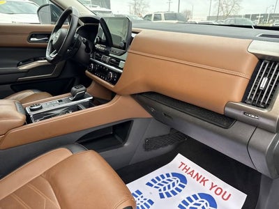 2024 Nissan Pathfinder Platinum