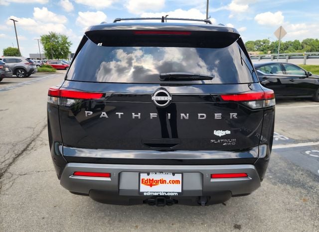 2026 Nissan Pathfinder Platinum