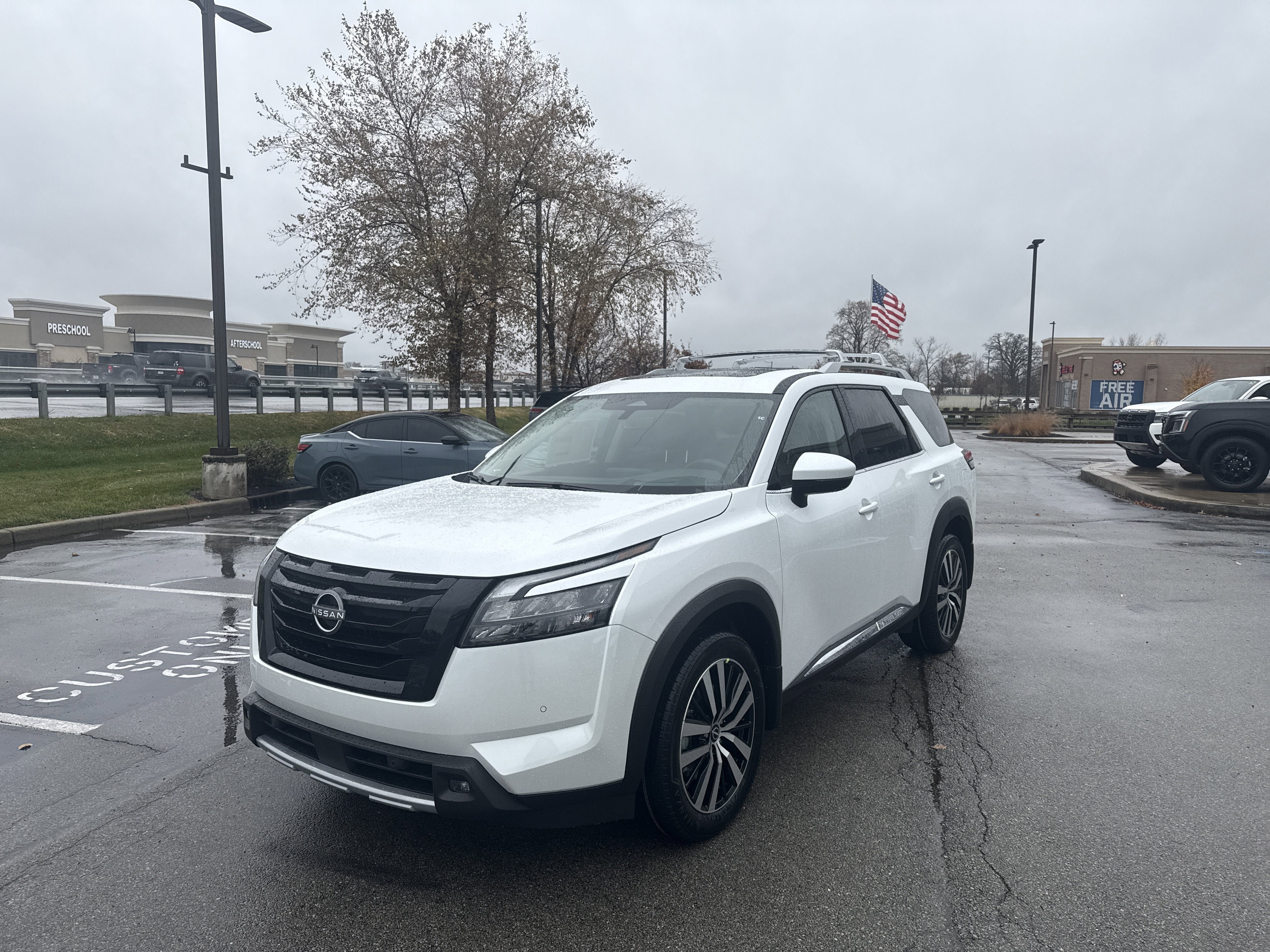 2025 Nissan Pathfinder Platinum