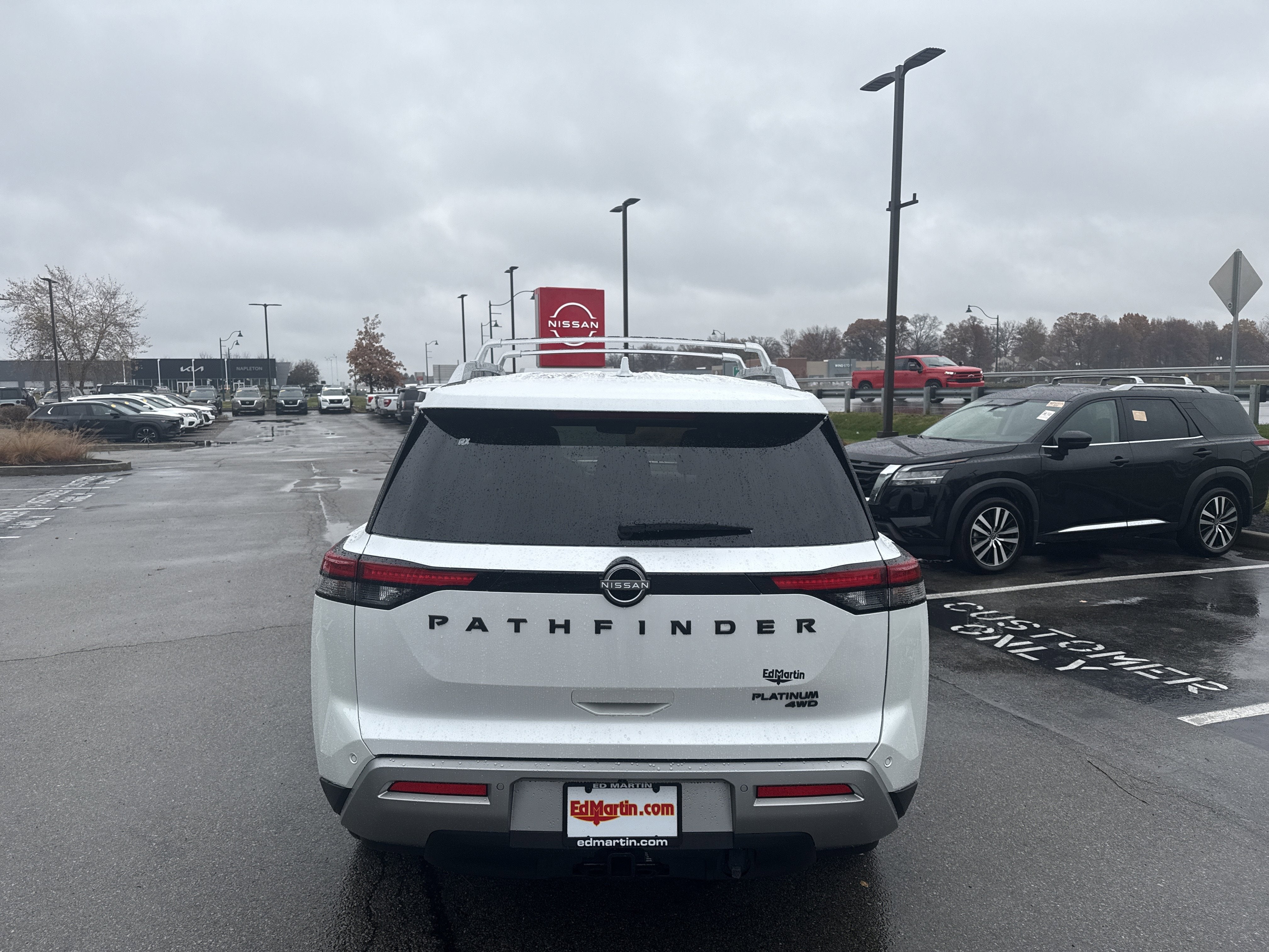2025 Nissan Pathfinder Platinum