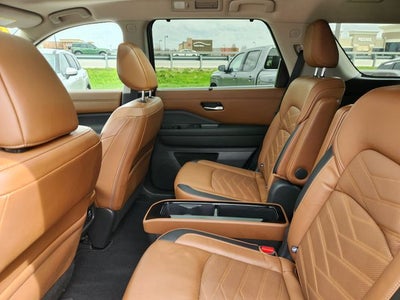 2023 Nissan Pathfinder Platinum