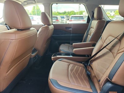 2025 Nissan Pathfinder Platinum
