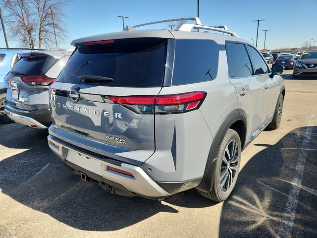 2025 Nissan Pathfinder Platinum
