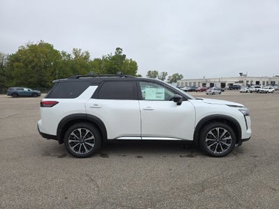 2026 Nissan Pathfinder Platinum