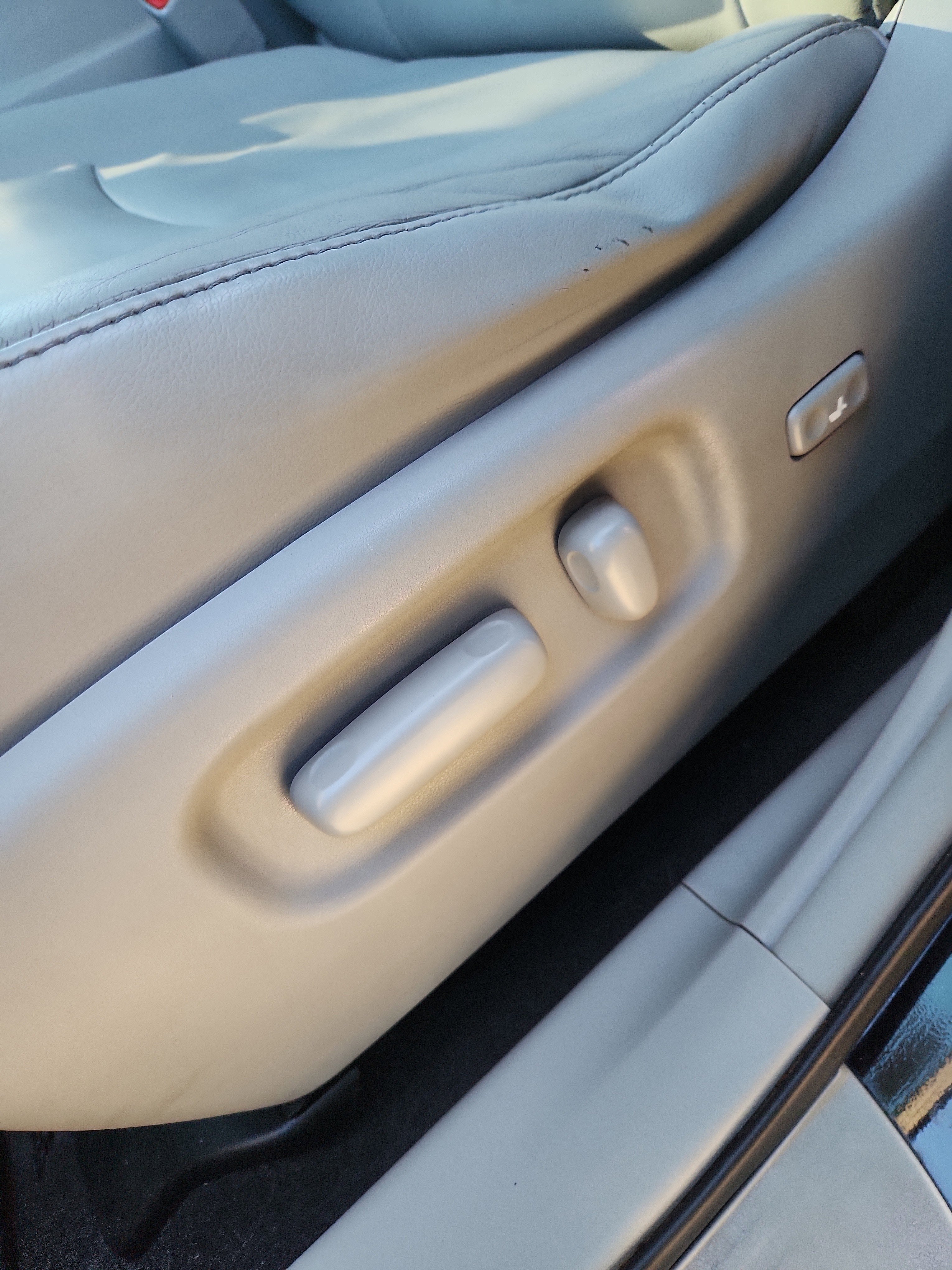 2012 Toyota Highlander SE