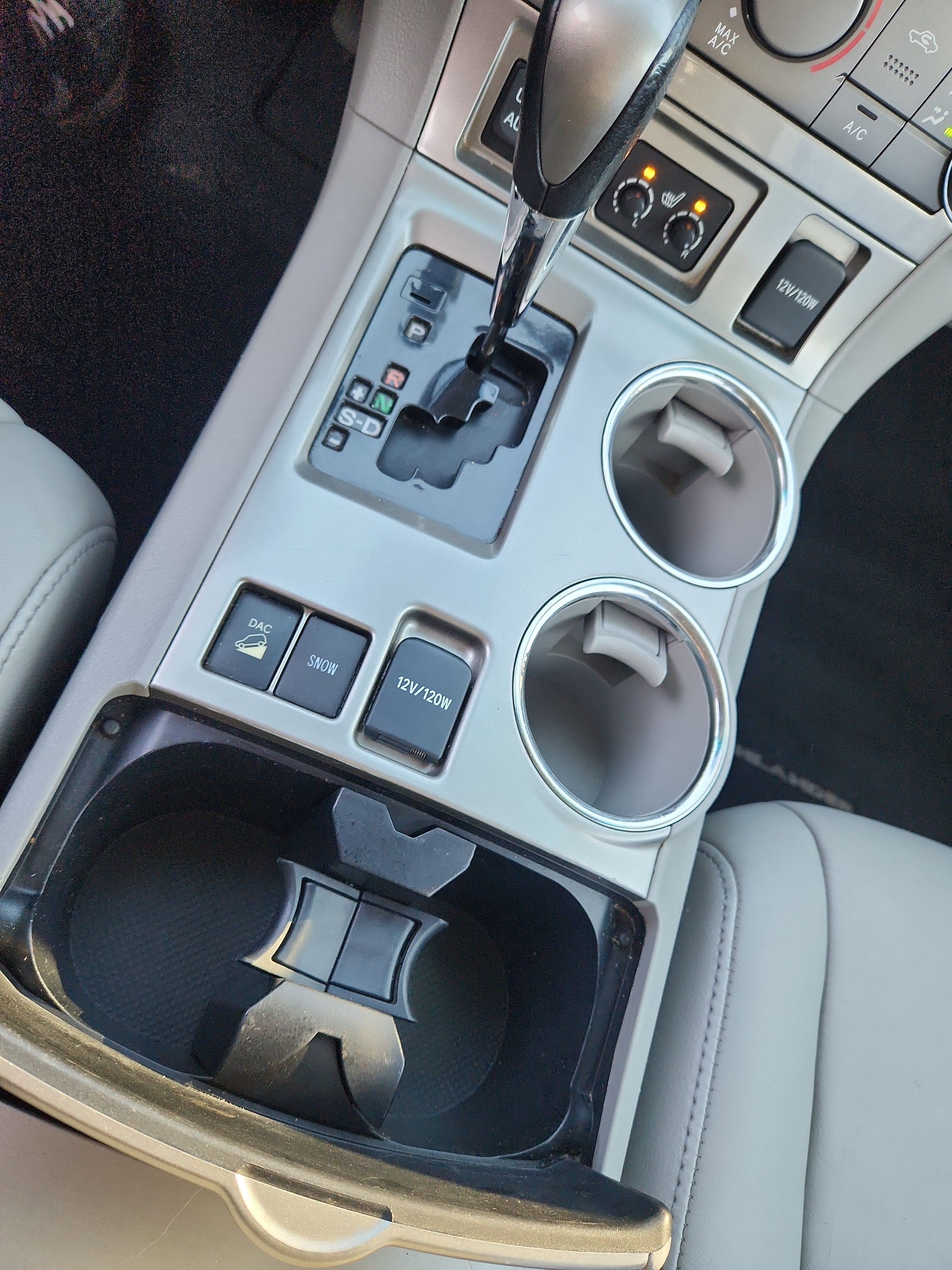 2012 Toyota Highlander SE