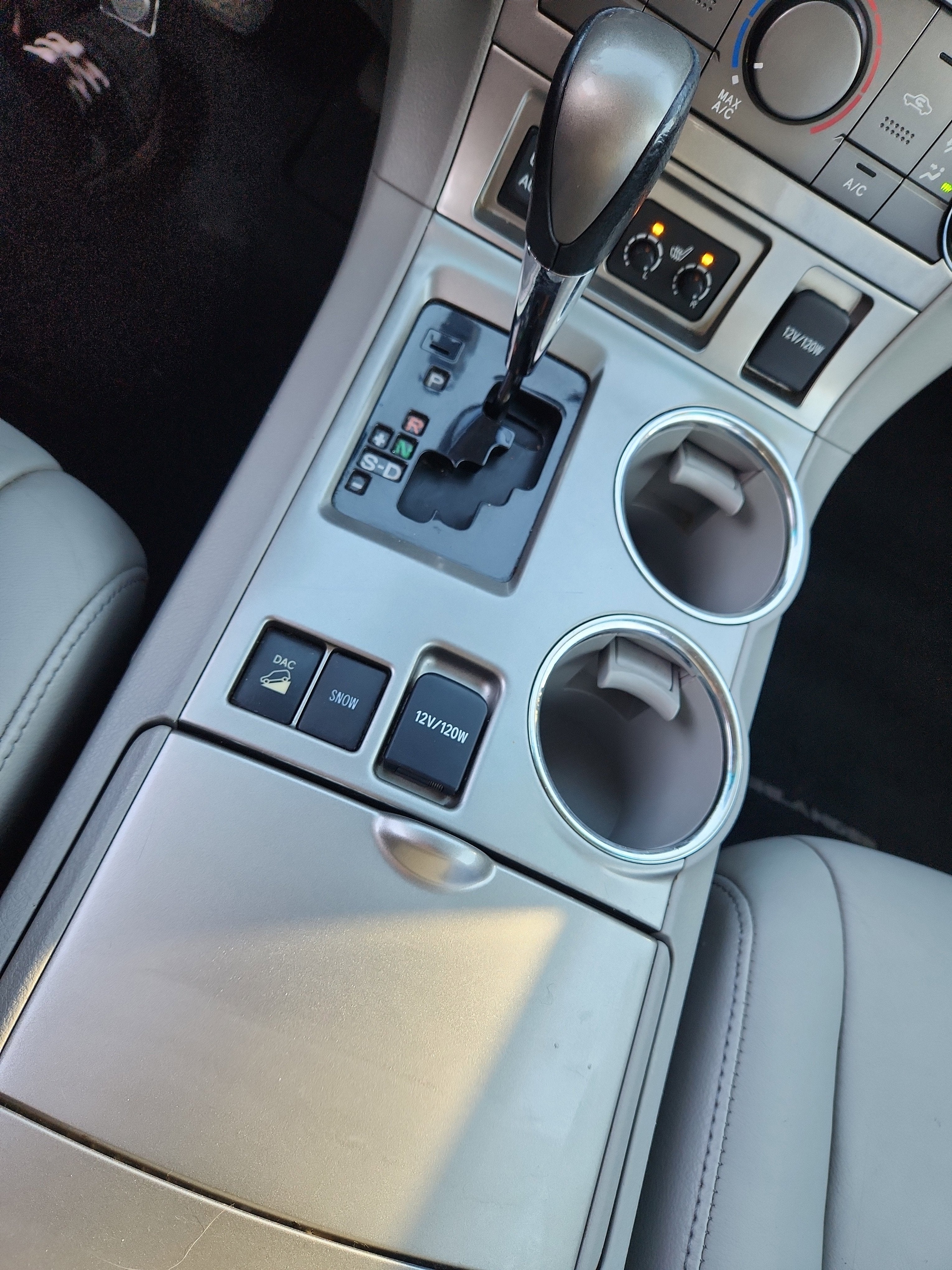 2012 Toyota Highlander SE