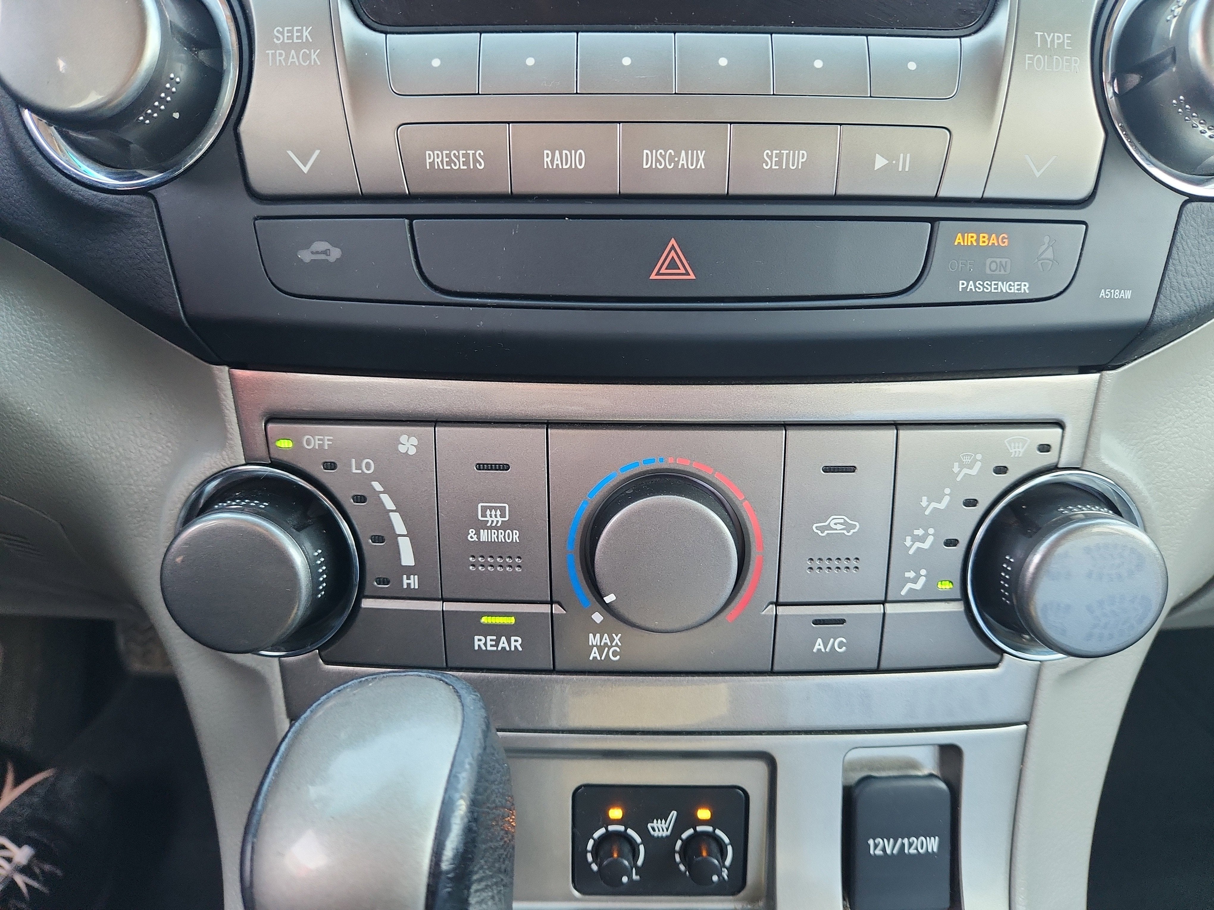 2012 Toyota Highlander SE