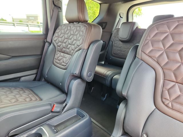 2025 Nissan Armada Platinum