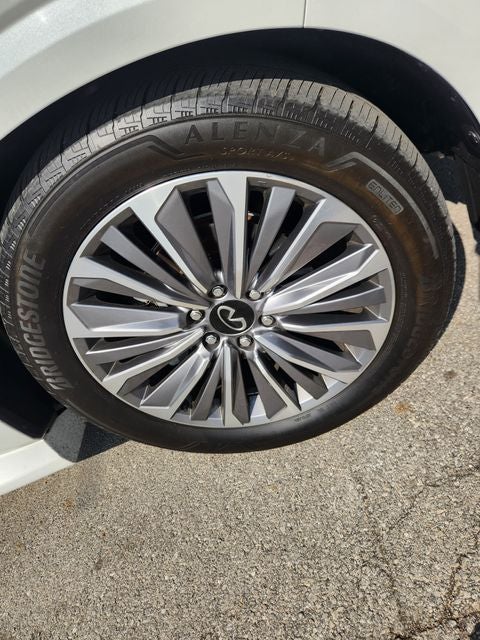 2025 INFINITI QX80 SENSORY