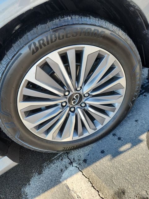 2025 INFINITI QX80 SENSORY