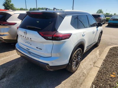 2025 Nissan Rogue SL