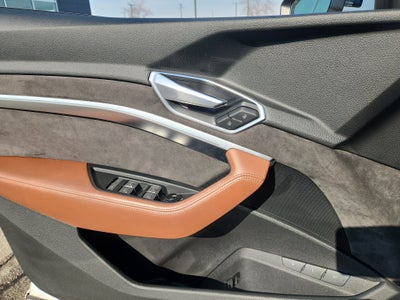 2019 Audi e-tron Prestige