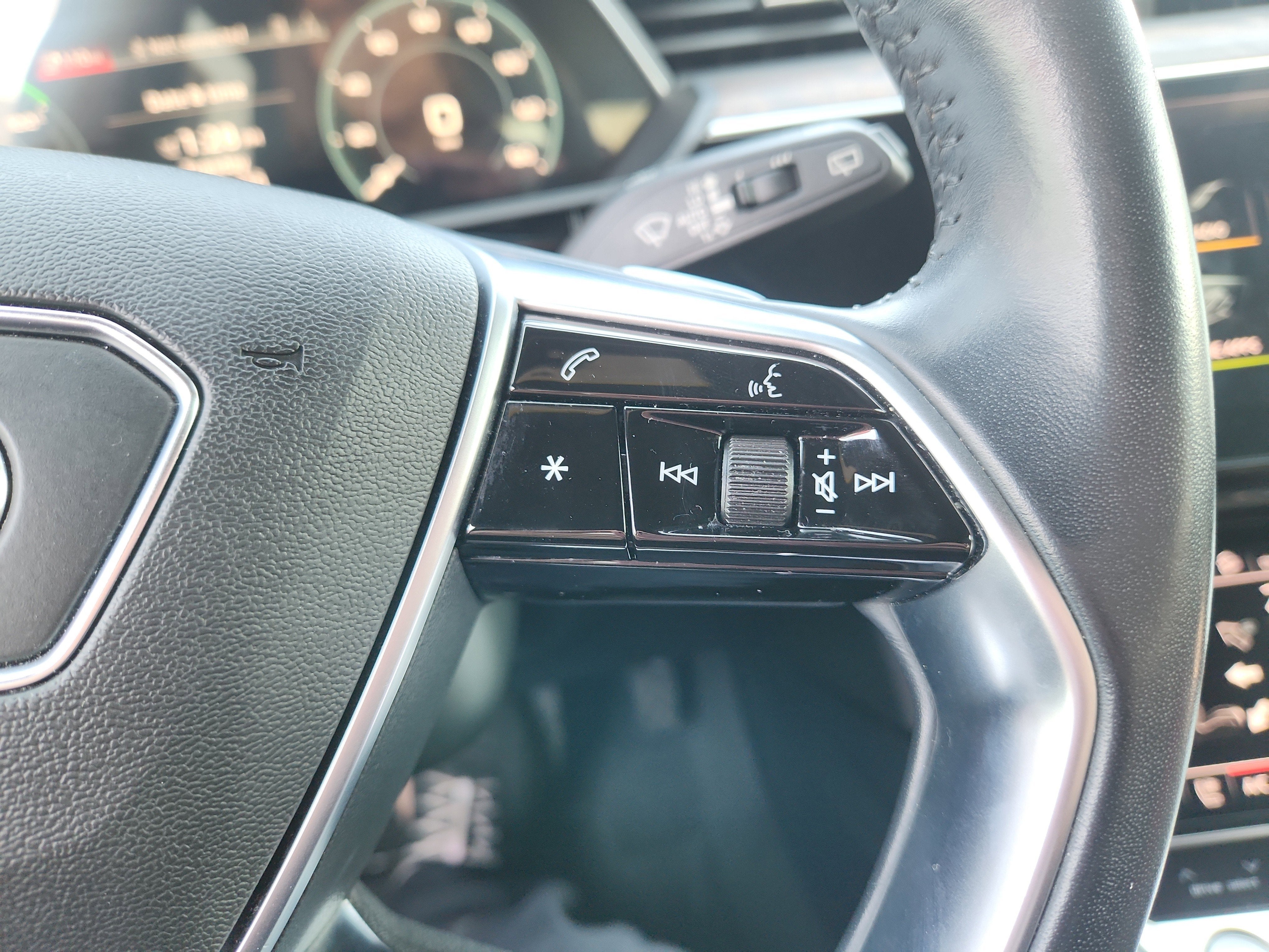 2019 Audi e-tron Prestige