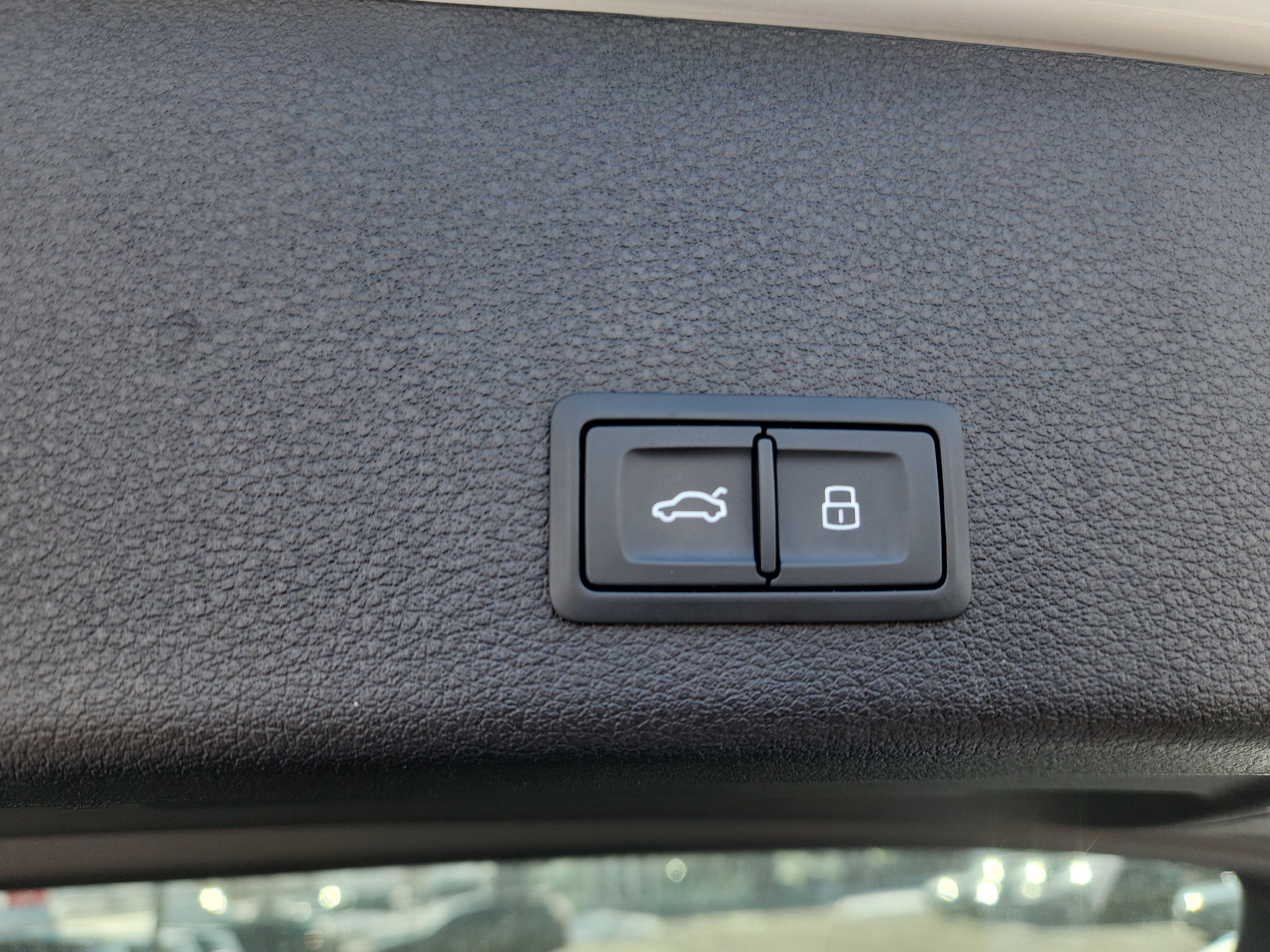 2019 Audi e-tron Prestige