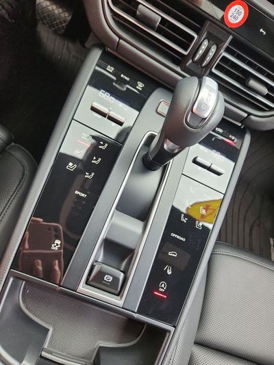 2024 Porsche Macan Base